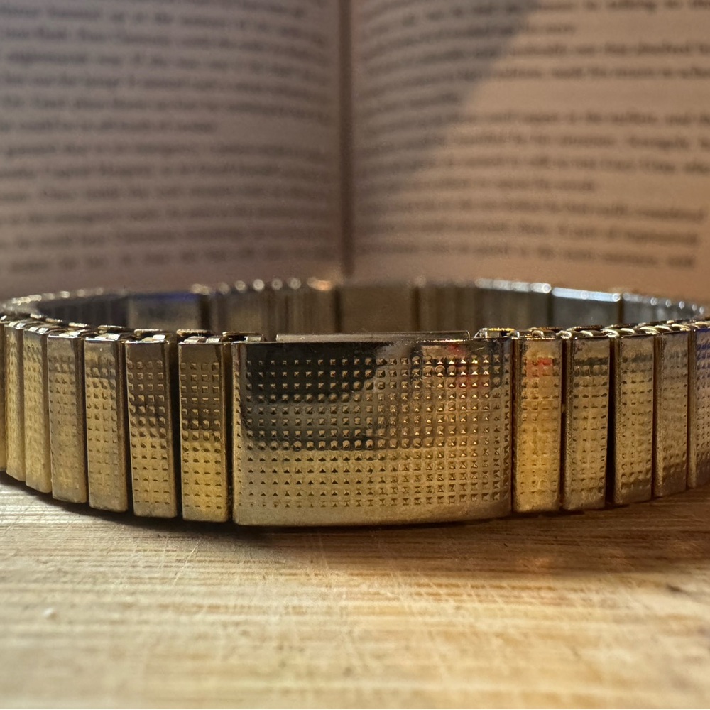 Vintage Gold-Tone Stainless Steel Magnetic Bracelet Brand ‘Major’